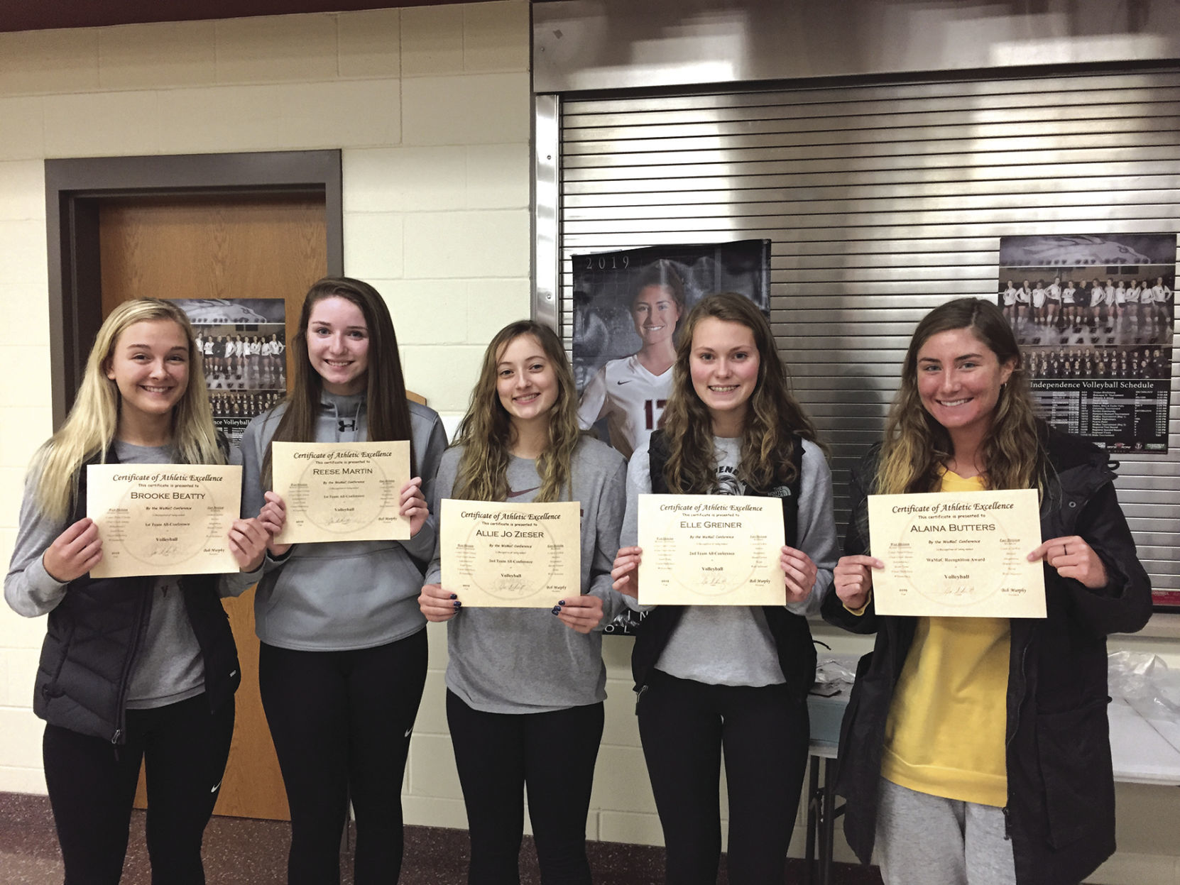 Mustangs volleyball bring home awards